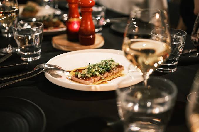 Bar & Food Services
